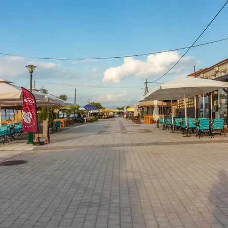 Del Mar I * Agia Triada (Thessaloniki)